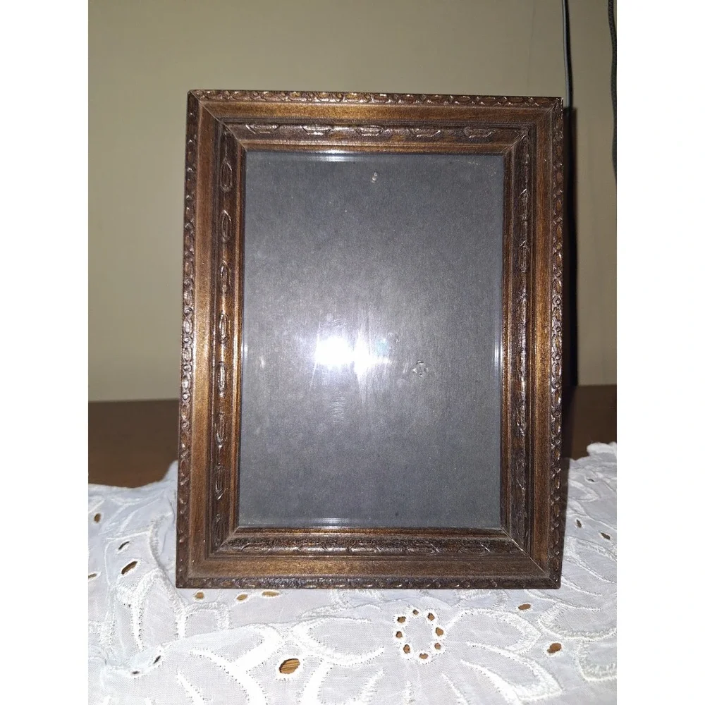 Vintage Ornate Carved Dark Wood Picture Frame Tabletop Wall Mount 5x7 Brown